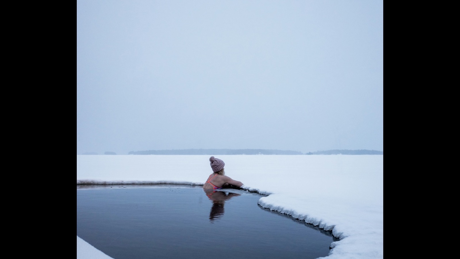 Cold Exposure and Recovery: What Ice Baths Do to Your HRV and Sleep