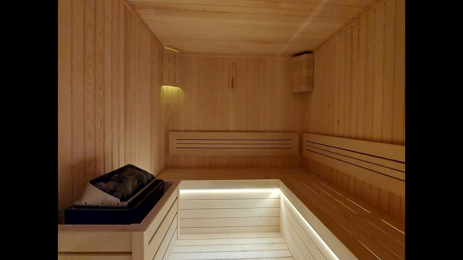 Heat Exposure and Sauna: A Recovery Tool Your Wearable Will Notice