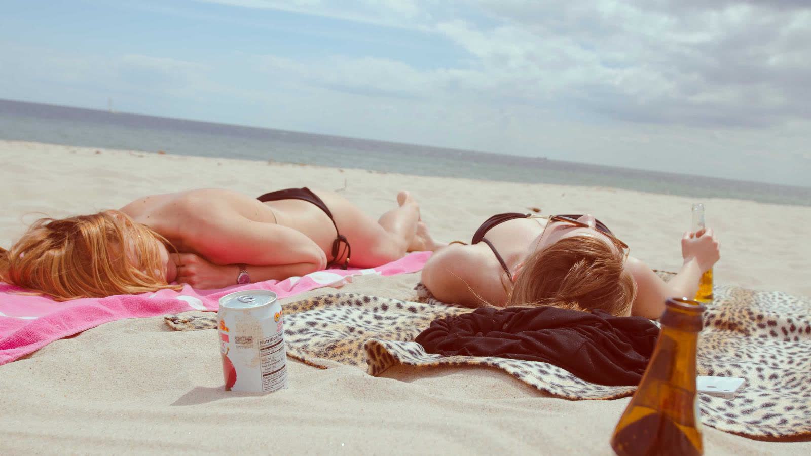 Sleep temperature and hot flashes: how cooling the bed can improve recovery (and what to track)